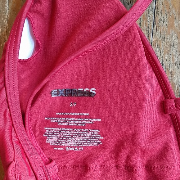 Express plunge one piece swimsuit - Picture 3 of 4